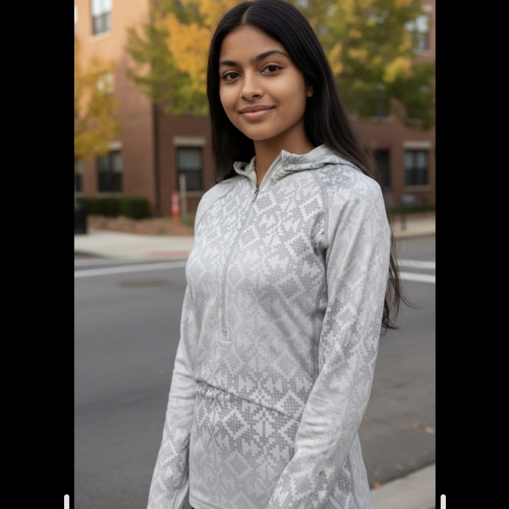 Nike Gray Patterned Long Sleeve Top